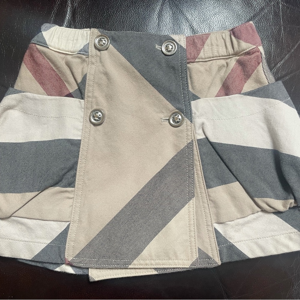 Burberry skirt